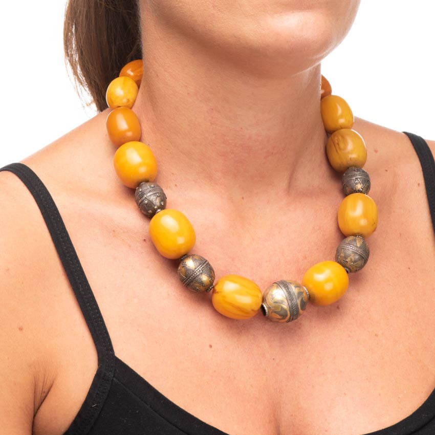 Chic Ad Hoc Collana girocollo ambra africana bronzo