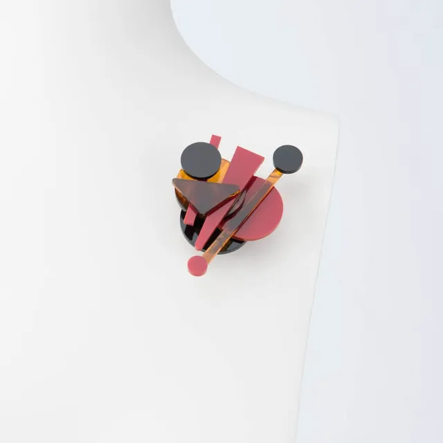 Chic Ad Hoc Spille spilla design rosso nero ambra