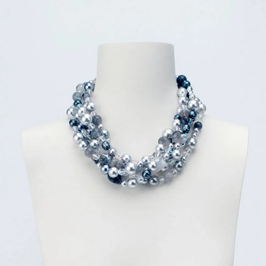 Chic Ad Hoc Collana multifili perla grigia cristallo