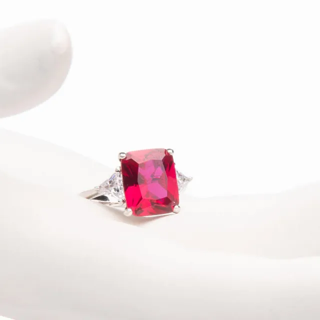 Chic Ad Hoc Anello argento pietra rettangolare rosso rubino