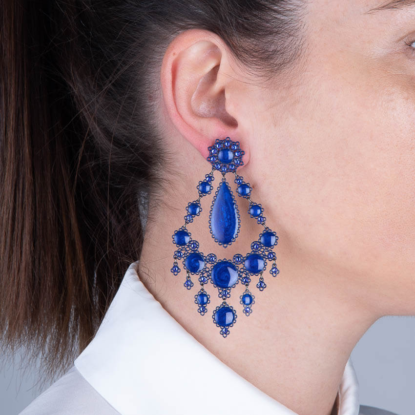 Chic Ad Hoc Orecchini chandelier perno gocce blu notte