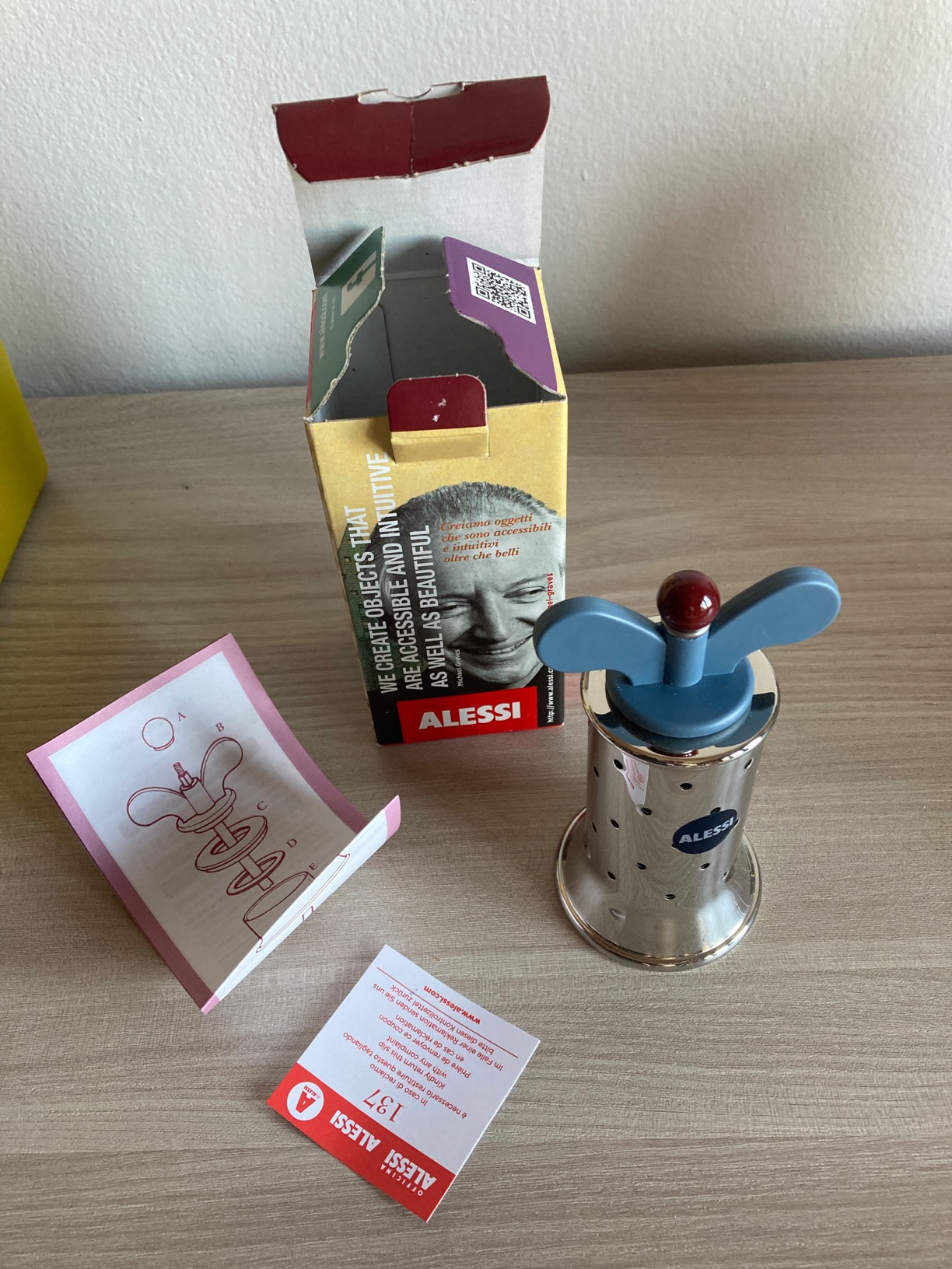 Alessi 9098 macinapepe azzurro acciaio resina 13,2 cm Graves