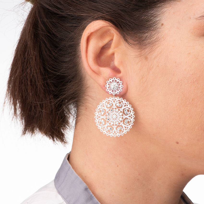 Chic Ad Hoc Orecchini Pendenti Fiore Bianco Argento