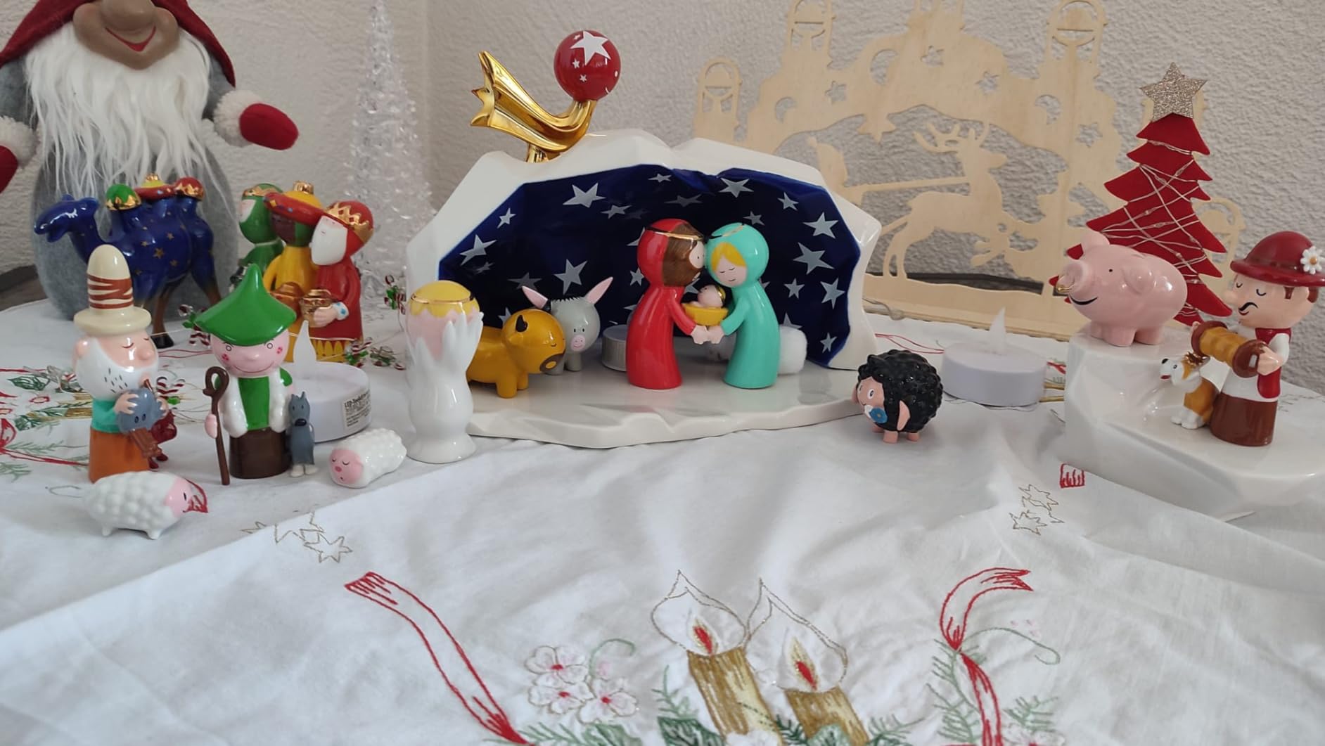 Alessi Happy Eternity Baby AGJ01 14 statuina presepe decorata a mano
