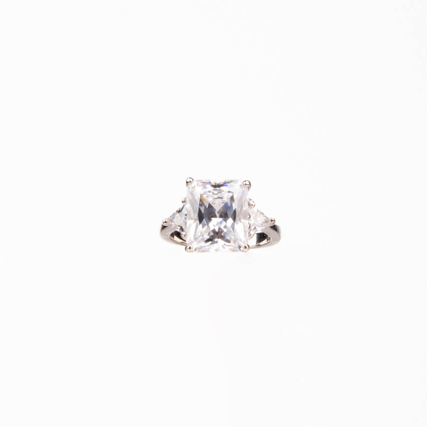 Chic Ad Hoc Anello Argento Solitario Taglio Smeraldo