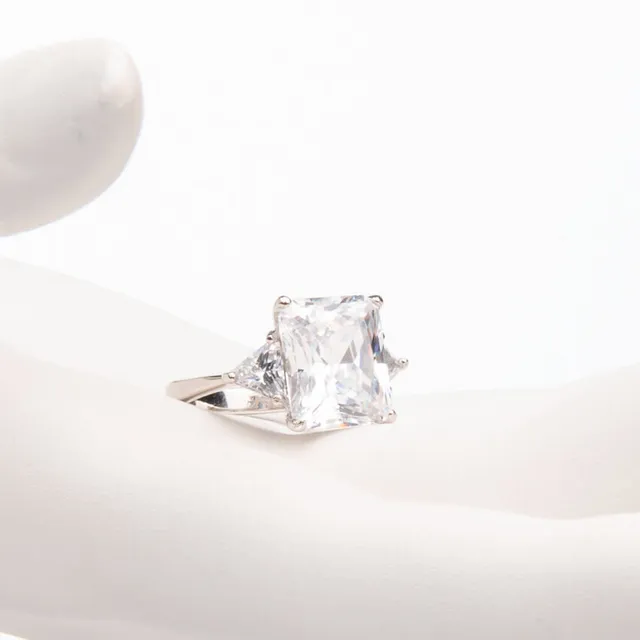 Chic Ad Hoc Anello Argento Solitario Taglio Smeraldo