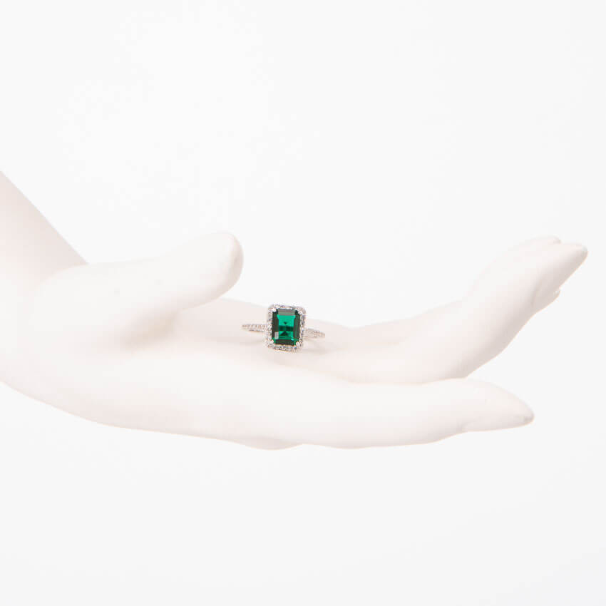 Chic Ad Hoc Anello solitario verde smeraldo pietra centrale