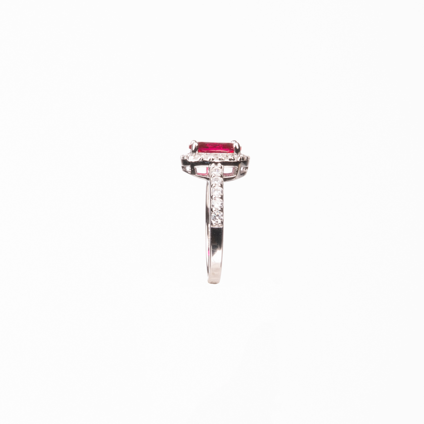 Chic Ad Hoc Anello Pietra Ovale Rosso Rubino