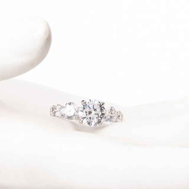 Chic Ad Hoc Anelli Anello solitario argento zirconi