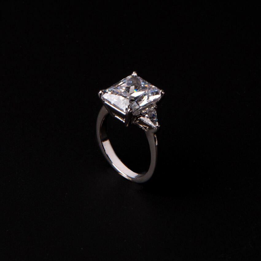 Chic Ad Hoc Anello Argento Solitario Taglio Smeraldo