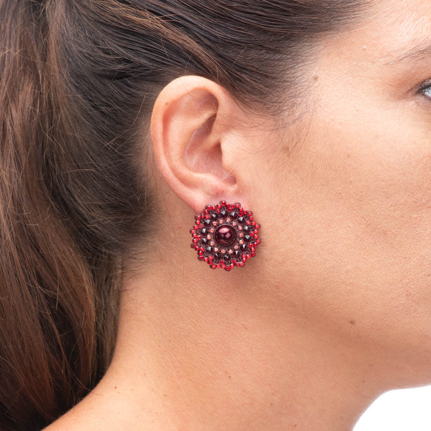 Chic Ad Hoc Orecchini lobo fiore cristalli rosso bordeaux