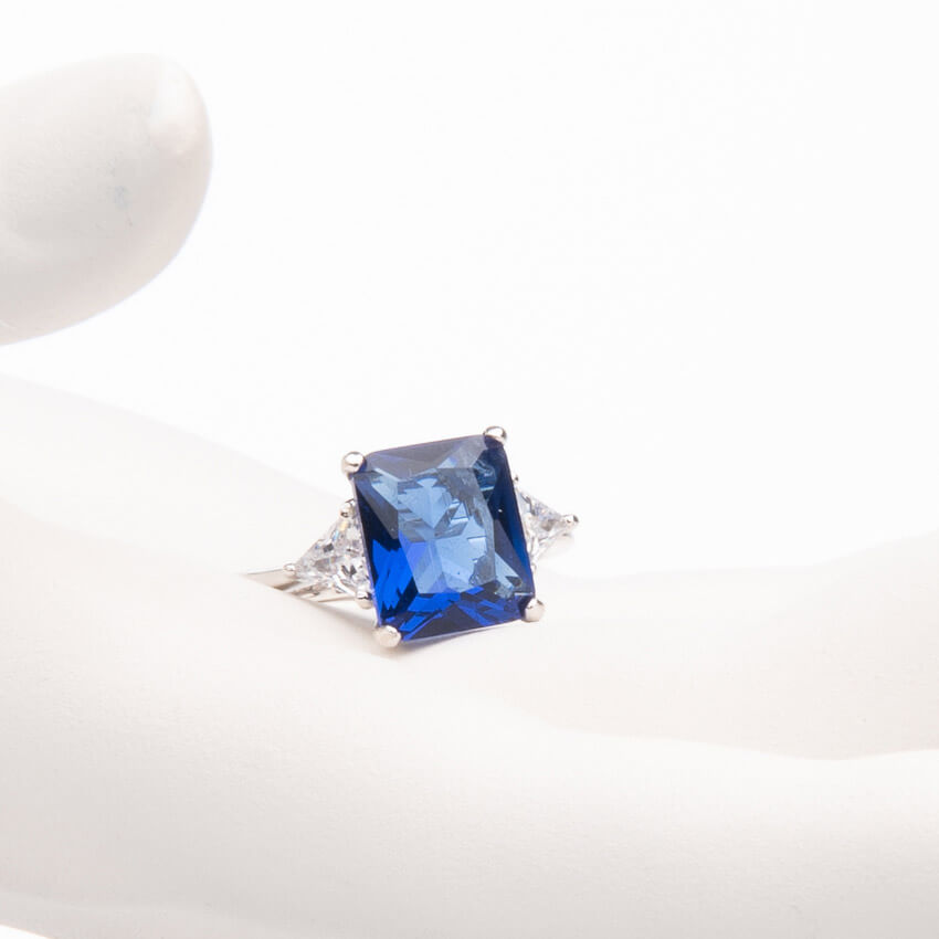 Chic Ad Hoc Anelli Anello argento pietra rettangolare blu zaffiro
