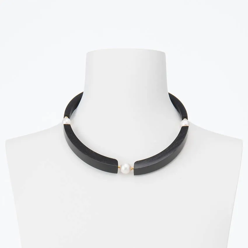 Chic Ad Hoc Collane Girocollo legno ebano e perle