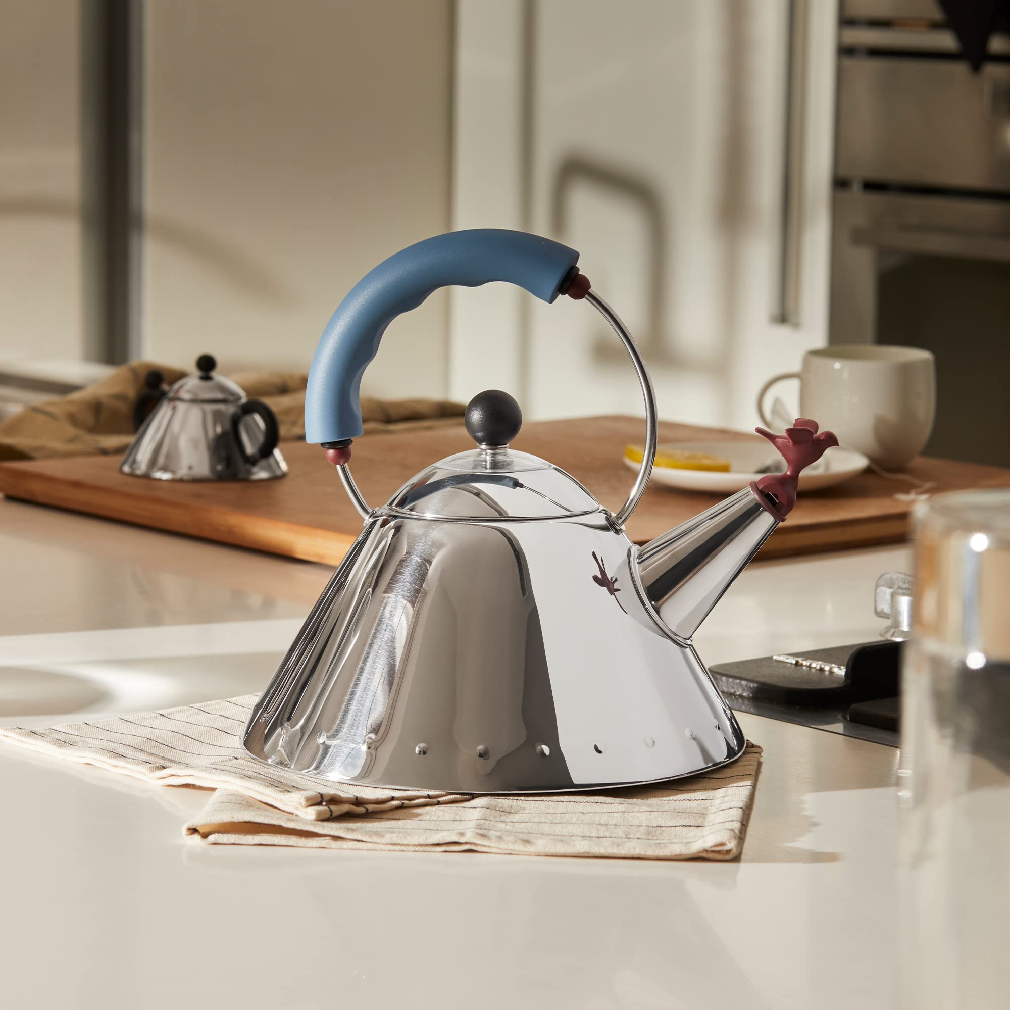 Alessi 9093 Bollitore Acciaio Azzurro Fischietto 2 L