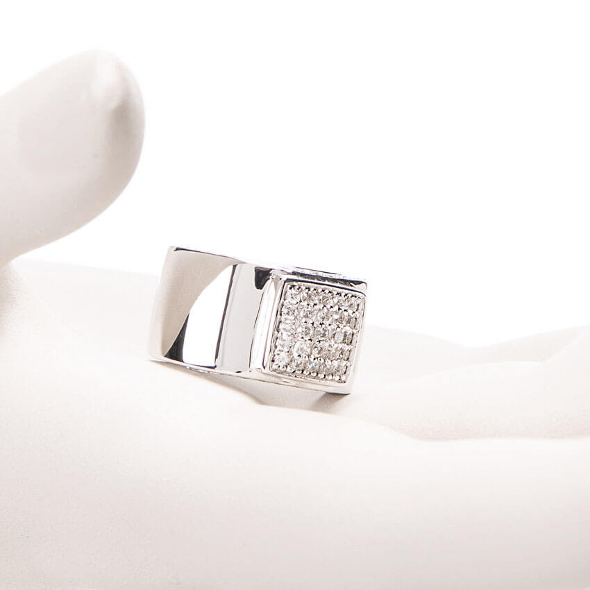 Chic Ad Hoc Anello Mignolo argento zirconi pavé quadrato