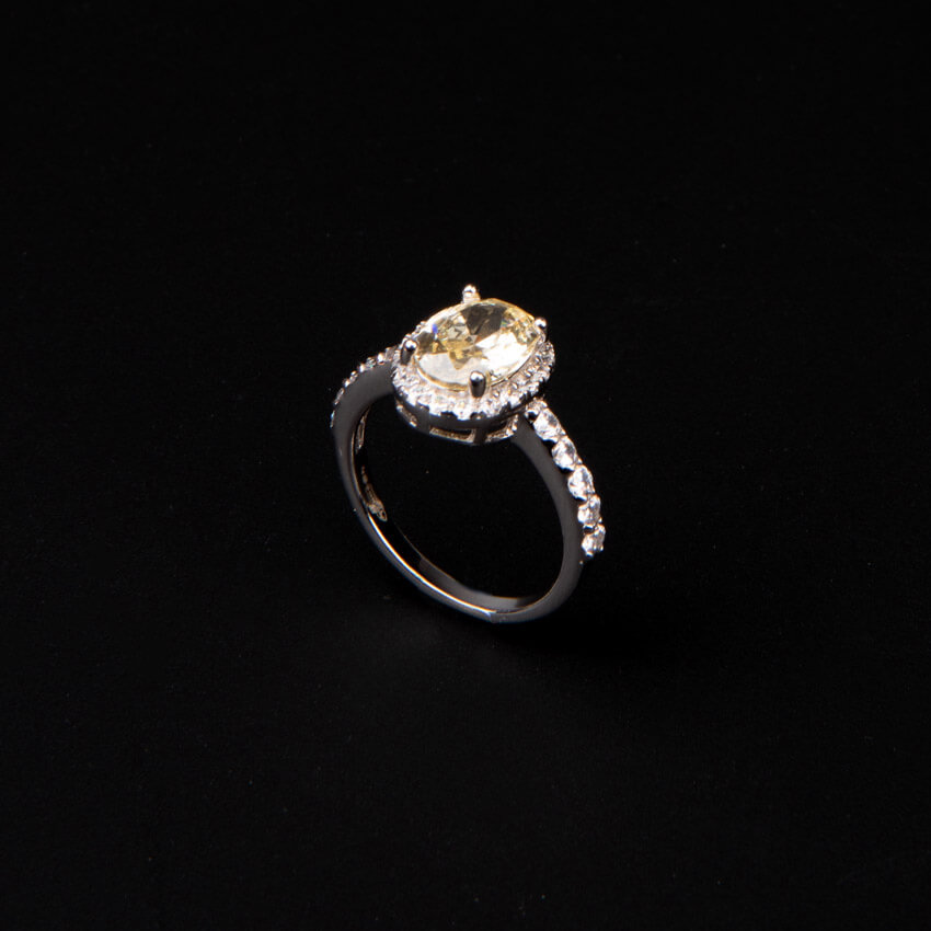 Chic Ad Hoc Anello pietra ovale giallo canary