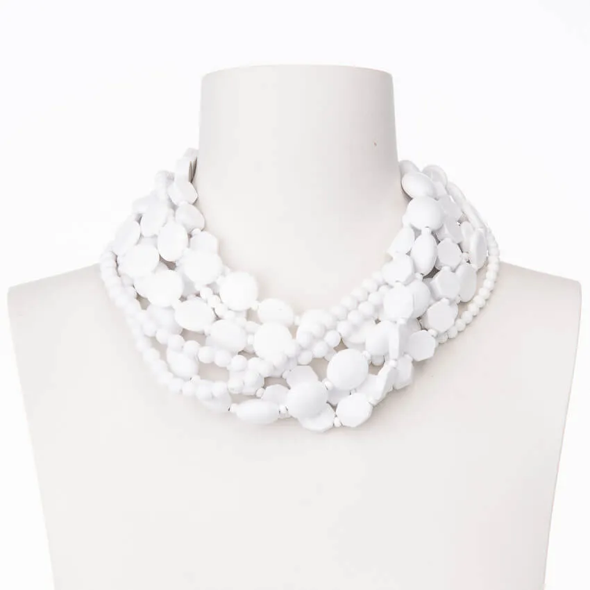 Chic Ad Hoc Collana estate resina bianca forme miste