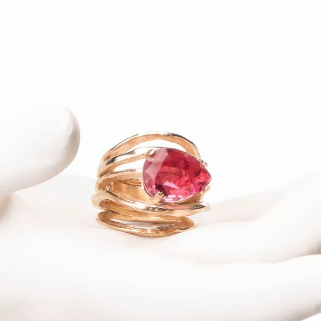 Chic Ad Hoc Anello Filo della Vita Oro Goccia Quarzo Rubino