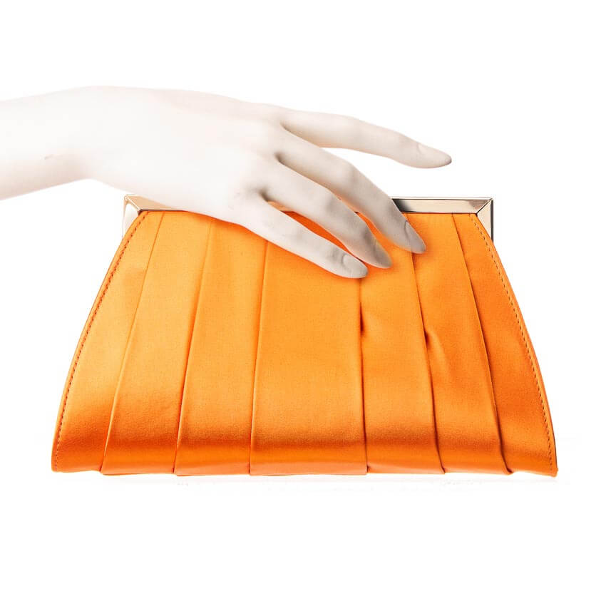 Chic Ad Hoc Pochette plissettata arancione chiusura gioiello