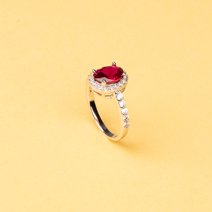 Chic Ad Hoc Anello Pietra Ovale Rosso Rubino