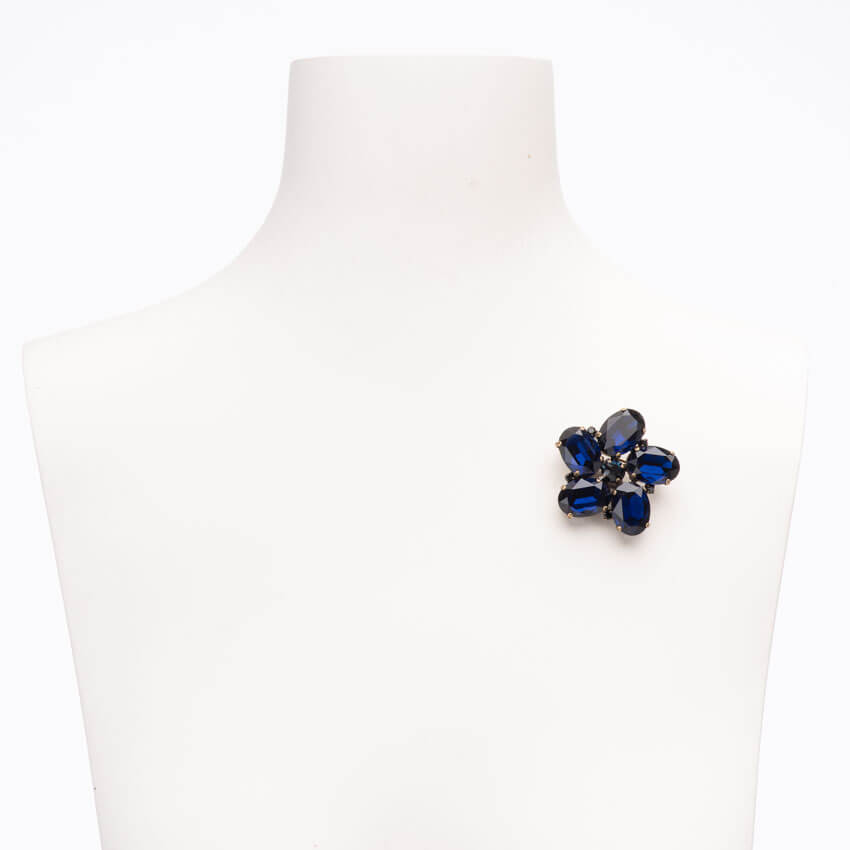 Chic Ad Hoc Spilla fiore cristallo blu scuro