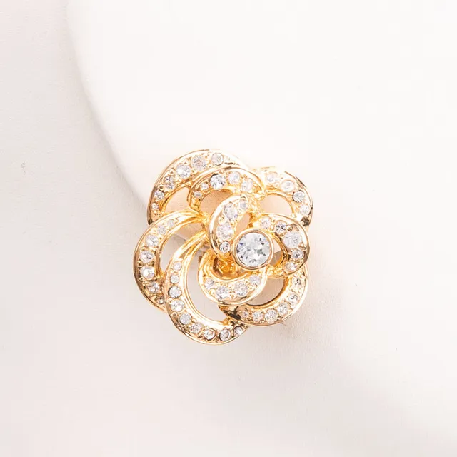 Chic Ad Hoc Orecchini Clip Camelia Fiore Traforato Bianco