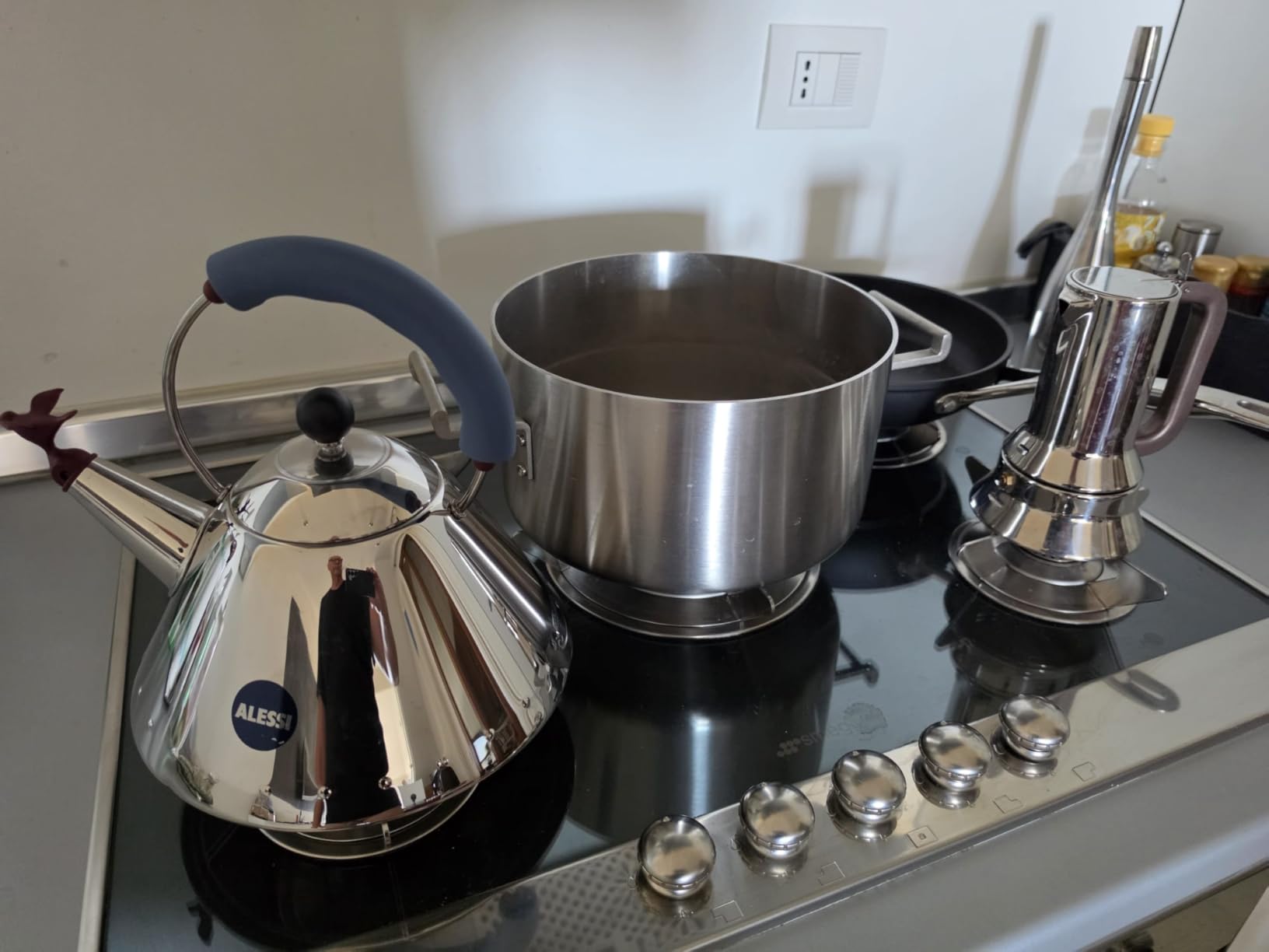 Alessi 9093 Bollitore Acciaio Azzurro Fischietto 2 L
