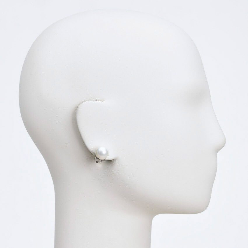Chic Ad Hoc Orecchino a clip con perla bianca