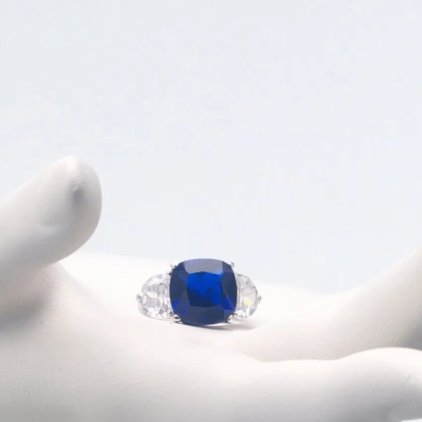 Chic Ad Hoc Anello solitario blu zaffiro taglio cuscino