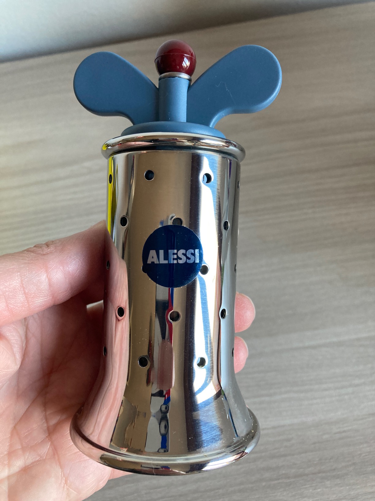 Alessi 9098 macinapepe azzurro acciaio resina 13,2 cm Graves