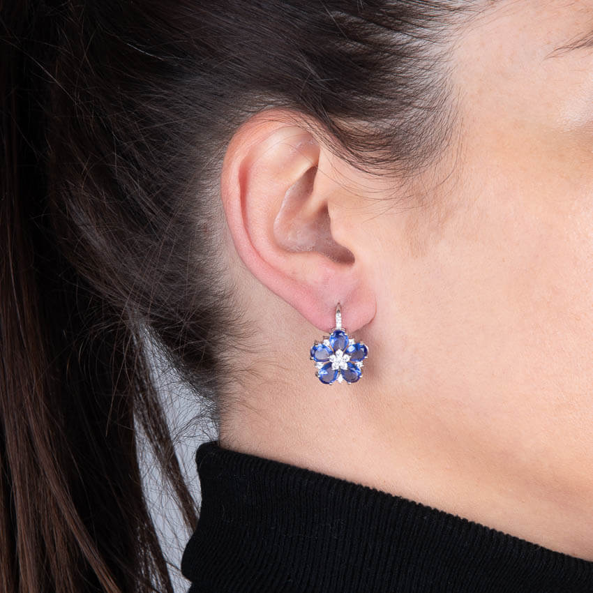 Chic Ad Hoc Orecchini monachella fiore zaffiro blu