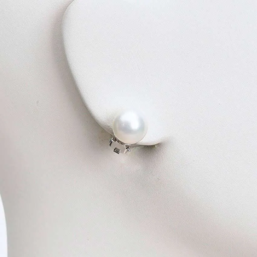 Chic Ad Hoc Orecchino a clip con perla bianca