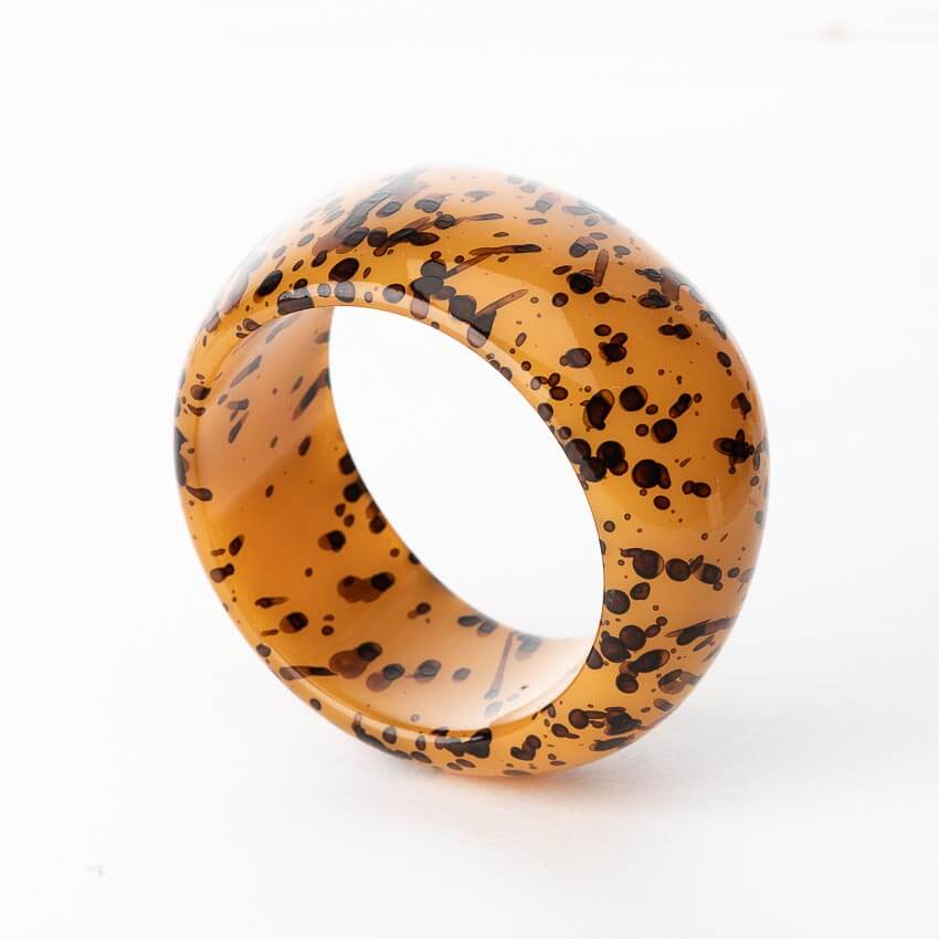 Chic Ad Hoc Bracciale rigido resina marrone animalier