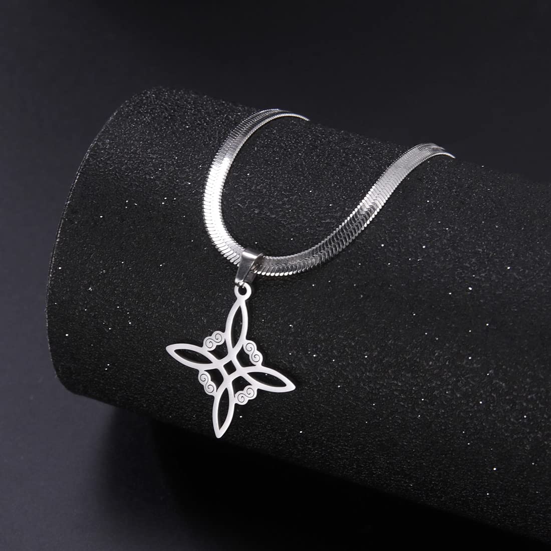 Eueavan Necklaces collana Triquetra nodo argento
