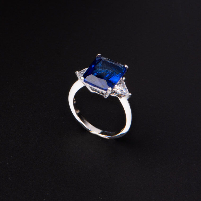 Chic Ad Hoc Anelli Anello argento pietra rettangolare blu zaffiro