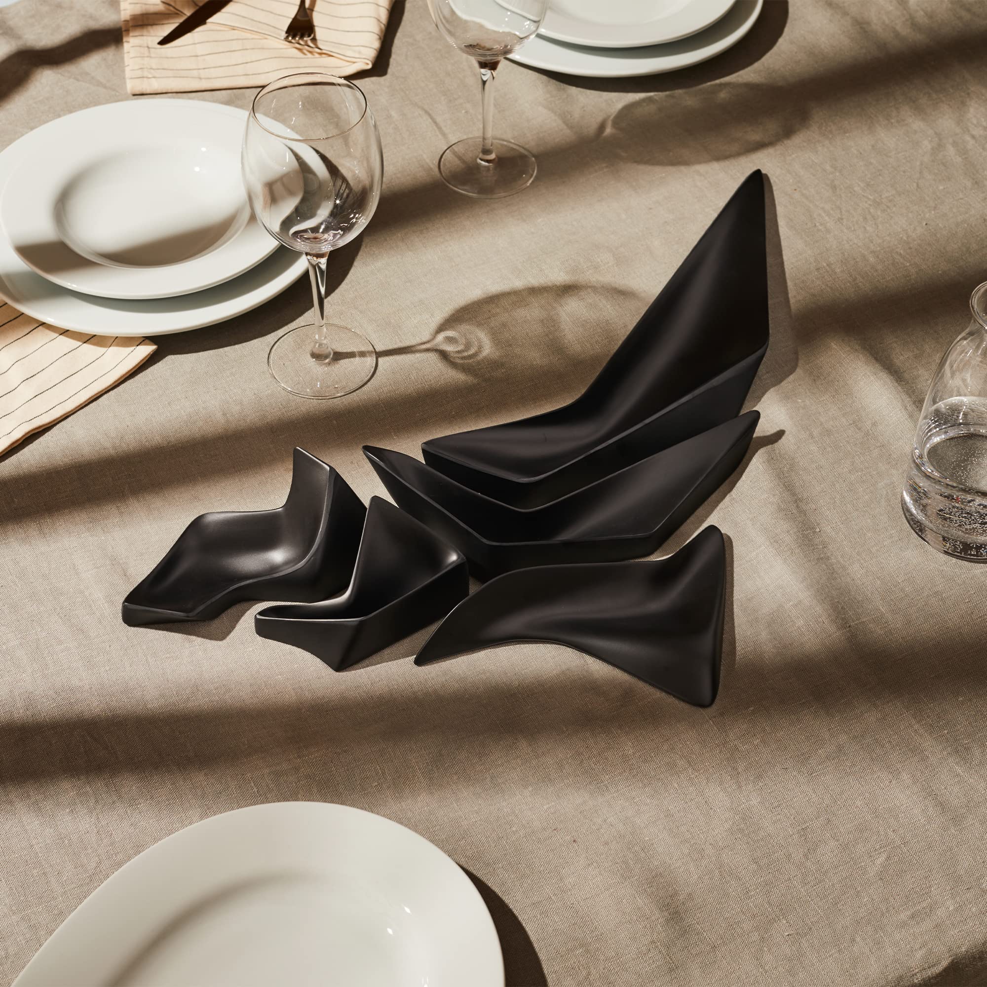 Alessi Niche ZH02 Centrotavola Nero Melammina Hadid