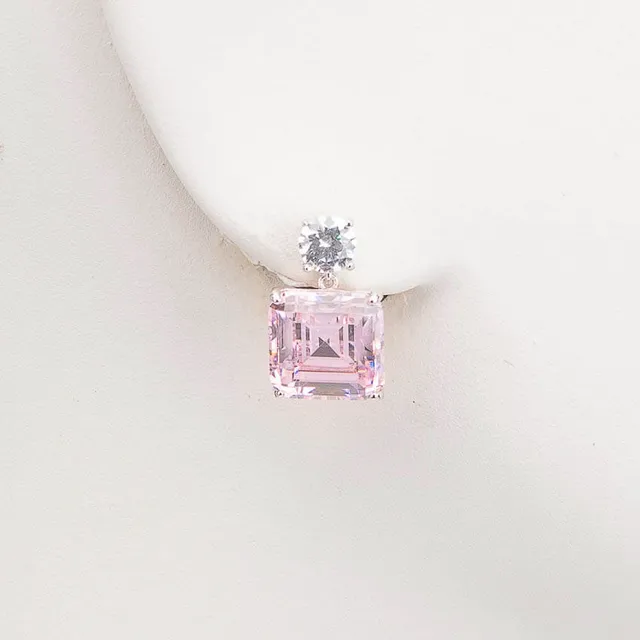 Chic Ad Hoc Orecchini Perno Punto Luce Zircone Rosa Carrè
