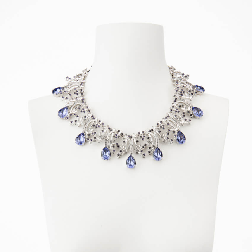 Chic Ad Hoc Collana girocollo gocce color tanzanite
