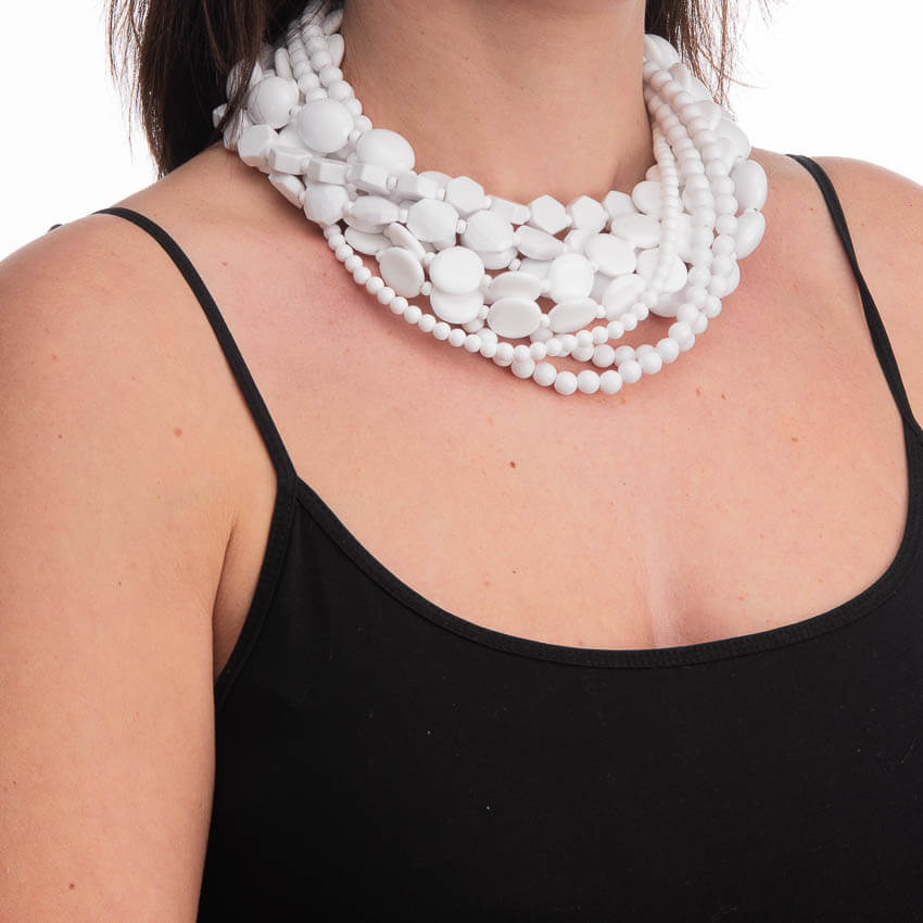 Chic Ad Hoc Collana estate resina bianca forme miste